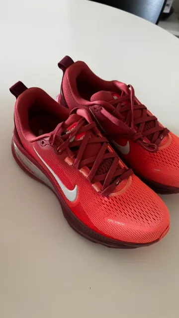 Used Nike Vomero 18 SE2 bike — image 1 of 9