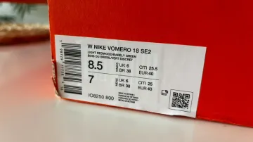 Used Nike Vomero 18 SE2 bike — image 9 of 9