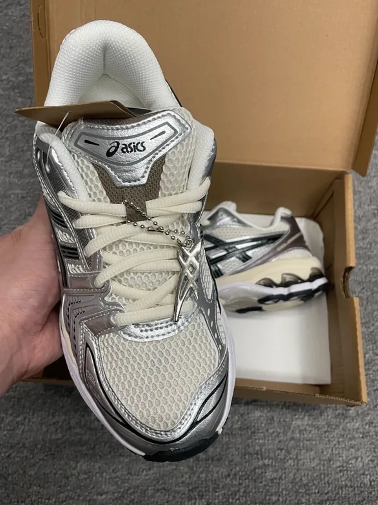 Used Asics Gel Kayano 14 bike — image 2 of 6