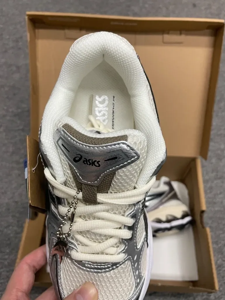 Used Asics Gel Kayano 14 bike — image 4 of 6