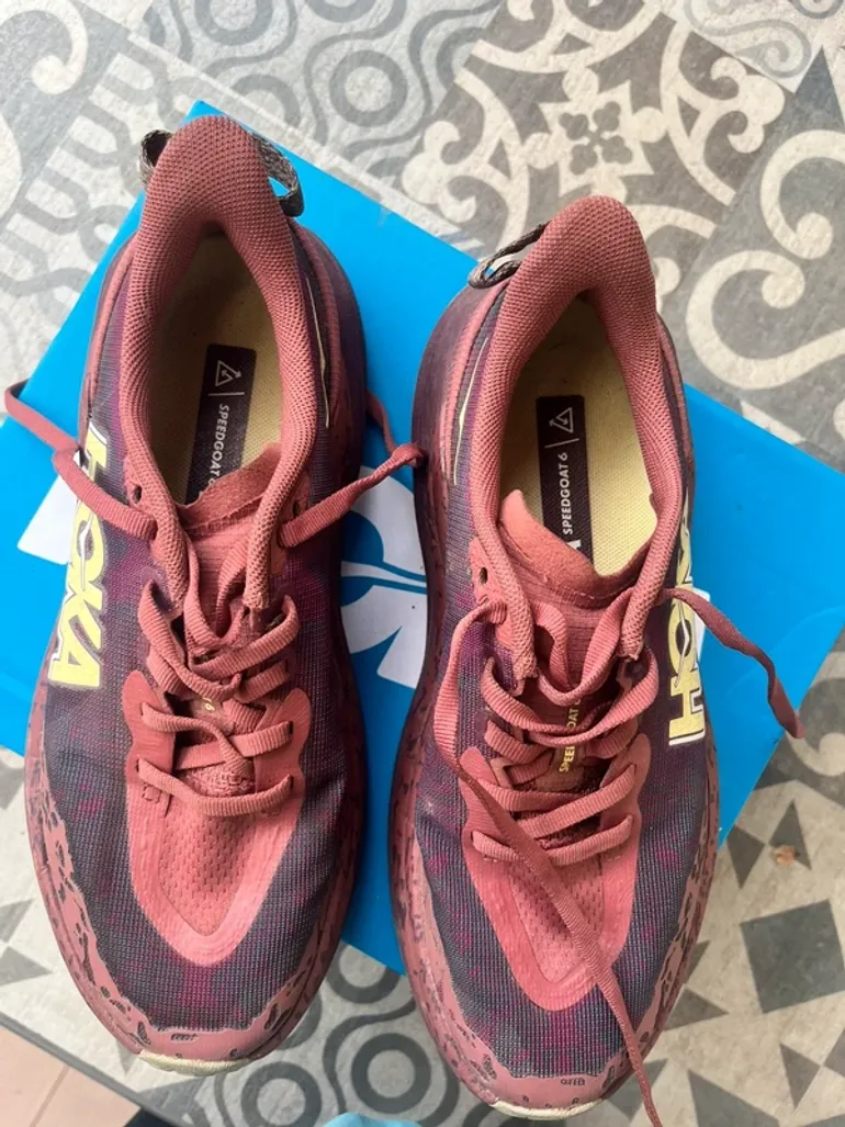 Hoka Speedgoat 6 bike d'occasion — image 3 sur 5