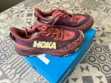 Hoka Speedgoat 6 bike d'occasion — image 1 sur 5