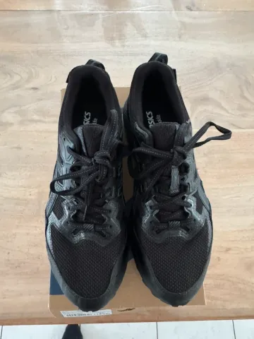 Used Asics Trail running shoes bike — image 2 of 5