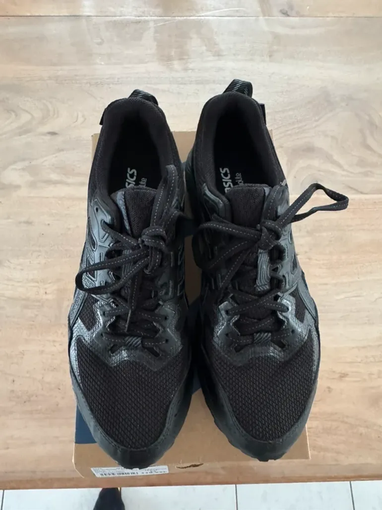 Used Asics Trail running shoes bike — image 2 of 5