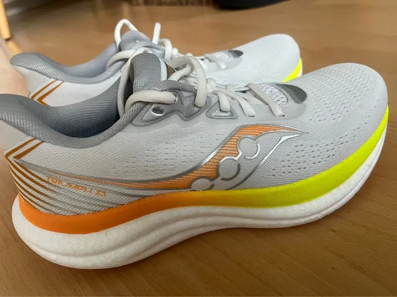 Used Saucony Triumph 23 Running Shoes