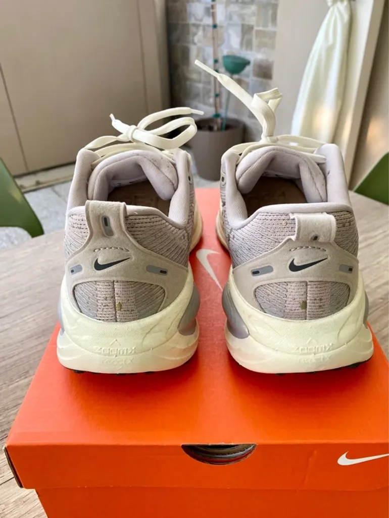 Tweedehands Scarpa Zoom Vomero 18 bike — afbeelding 4 van 8