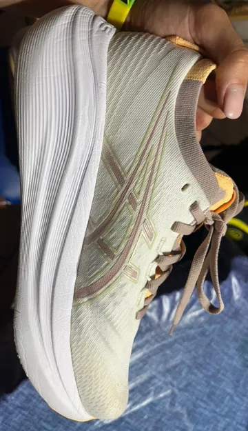 Used Asics Gel Nimbus 27 bike — image 1 of 4