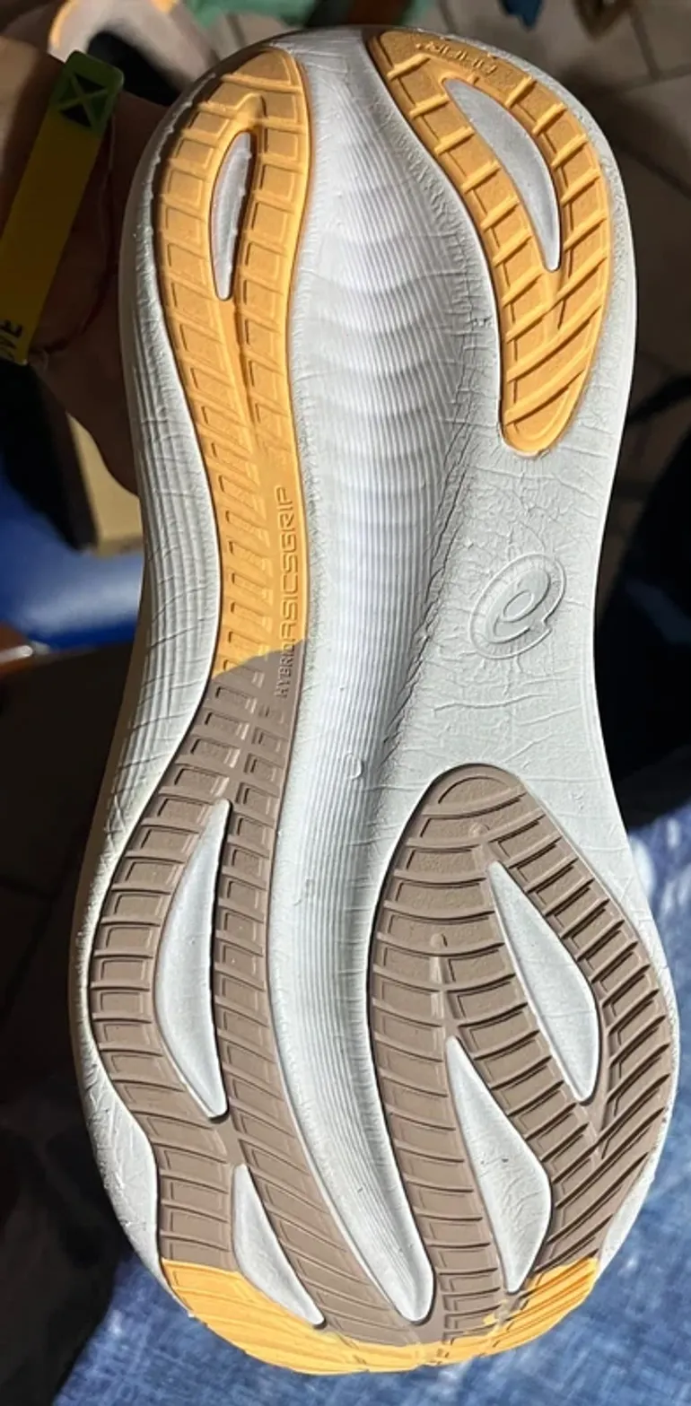 Used Asics Gel Nimbus 27 bike — image 2 of 4