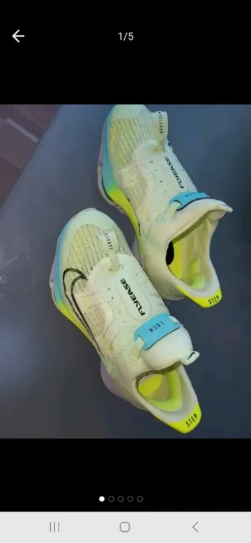 Nike Damen Schuhe bike d'occasion — image 1 sur 3