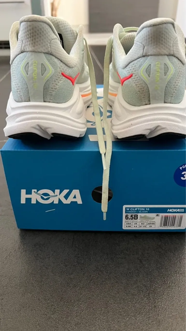 Brugt Hoka Running Shoes bike — billede 1 af 5
