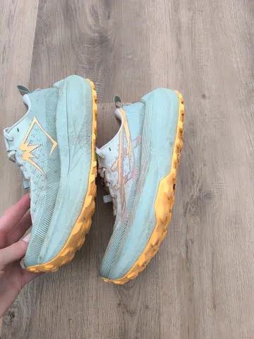 Asics Trabuco Max 4 bike d'occasion — image 2 sur 8