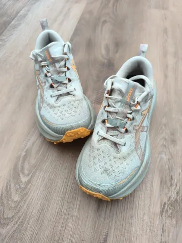 Asics Trabuco Max 4 bike d'occasion — image 1 sur 8