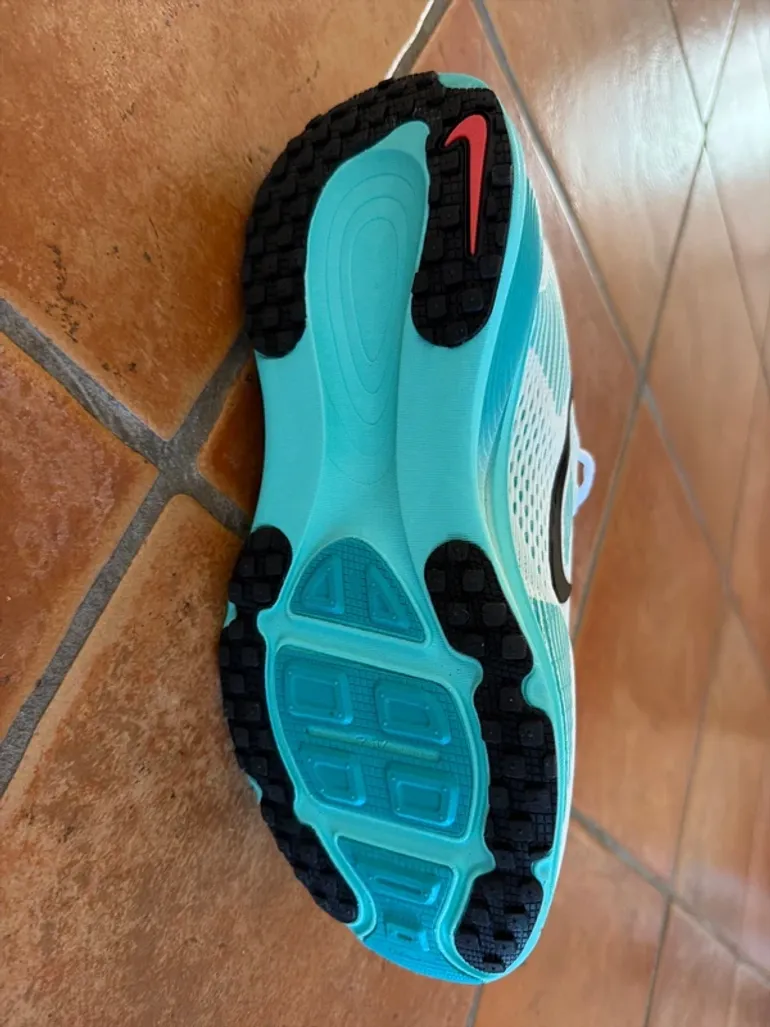 Nike Vomero 18 bike usato — immagine 3 di 7