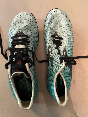 Used Brooks Running Shoes bike — image 2 of 7