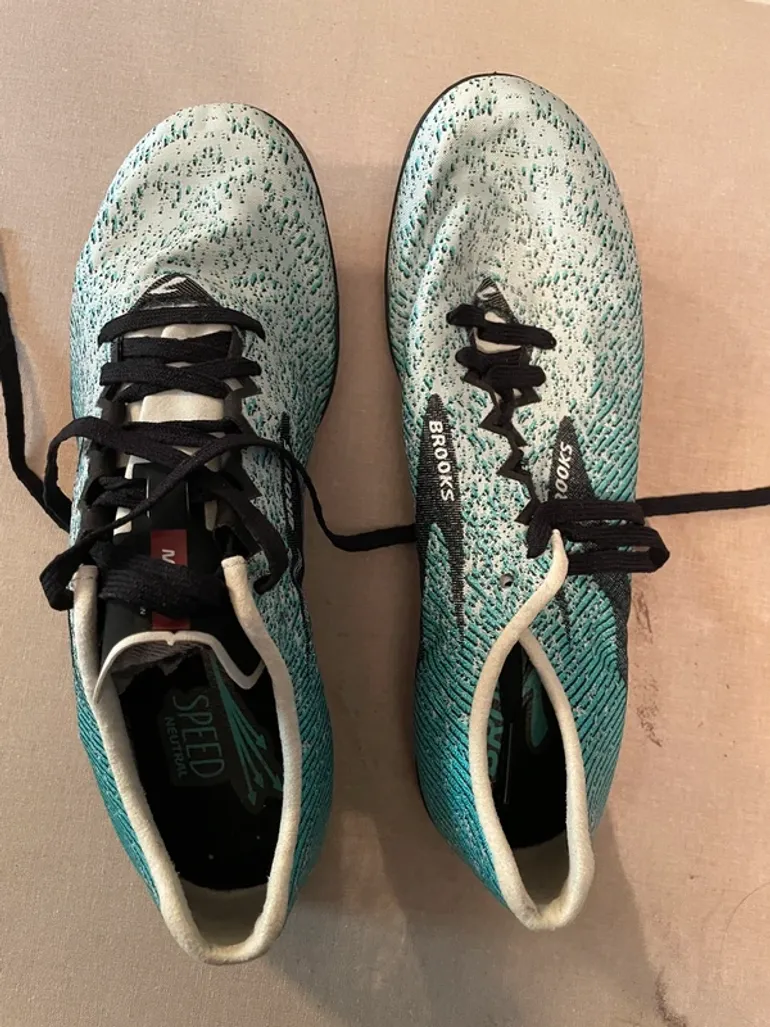 Used Brooks Running Shoes bike — image 2 of 7