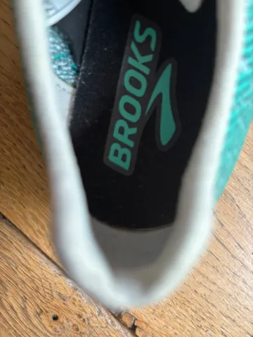 Used Brooks Running Shoes bike — image 7 of 7