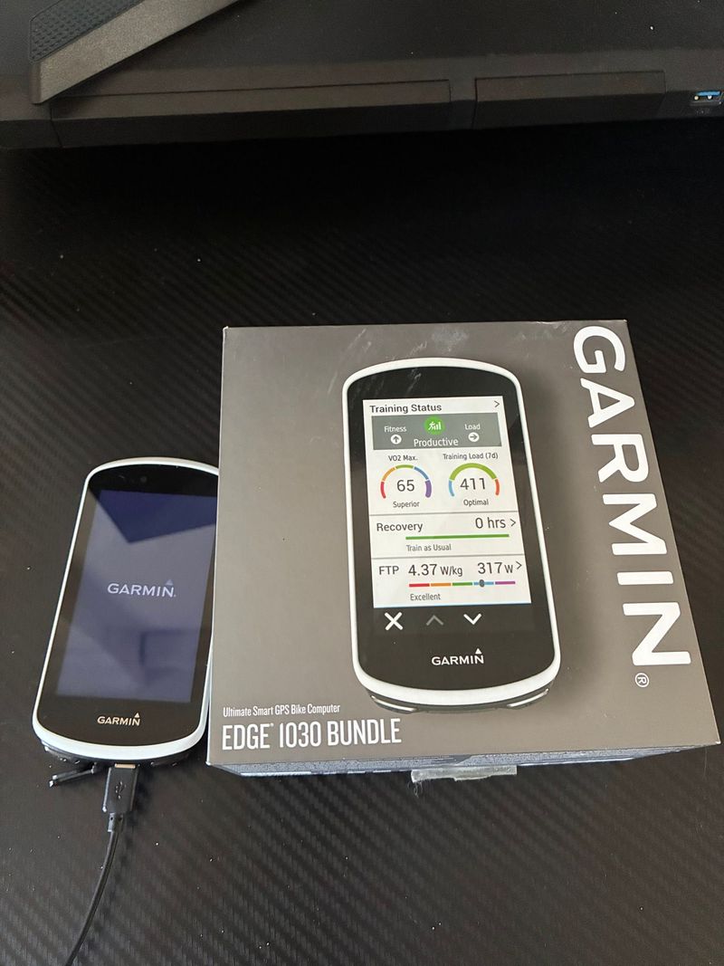 Used Garmin Edge 1030 Plus Bundle Cycling Accessories