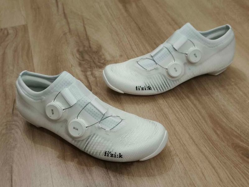 Fizik Sapatos de estrada Vega Carbon "Novos" 2025 Cycling Shoes d'occasion