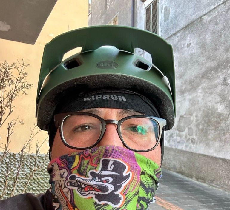 Used Bell Helmet 2022 bike — image 2 of 4