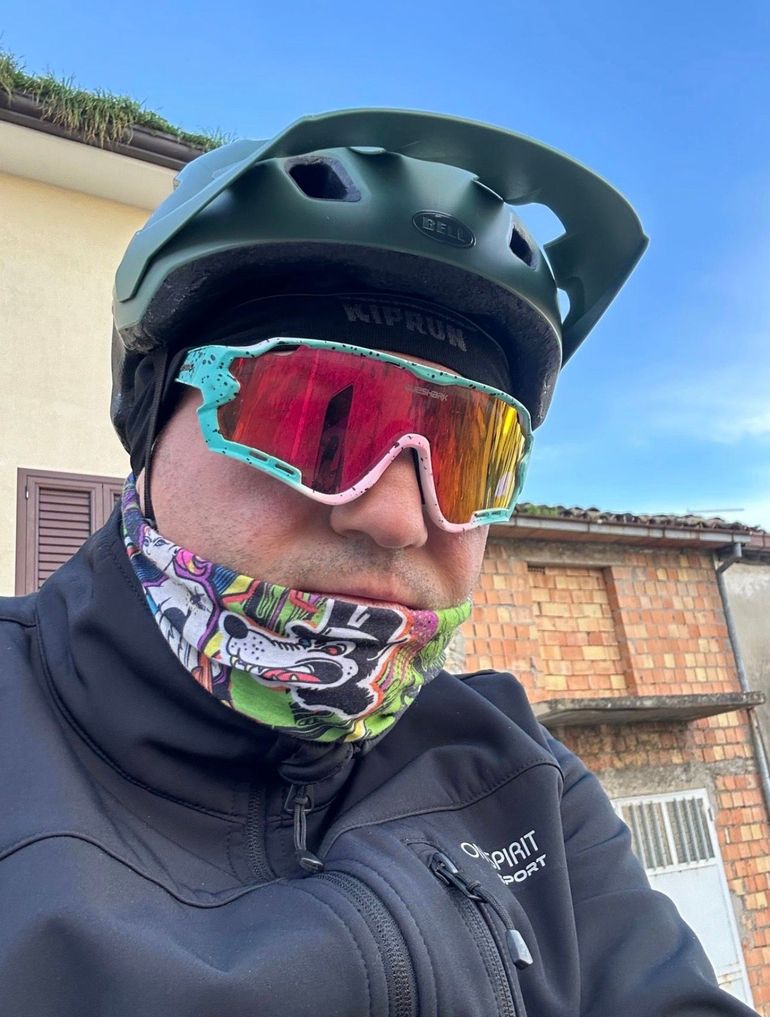 Used Bell Helmet 2022 bike — image 1 of 4