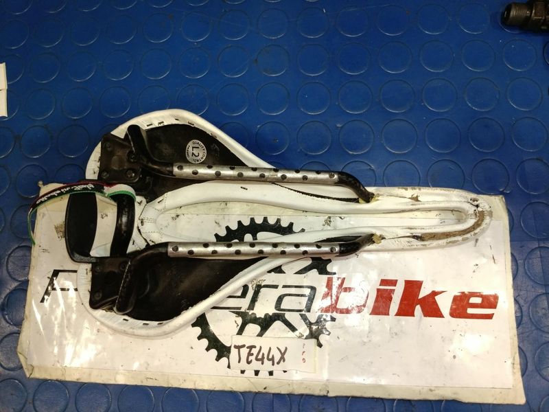 Used White Sella SMP F 20c - TE44X 2025 Saddles & Seatposts