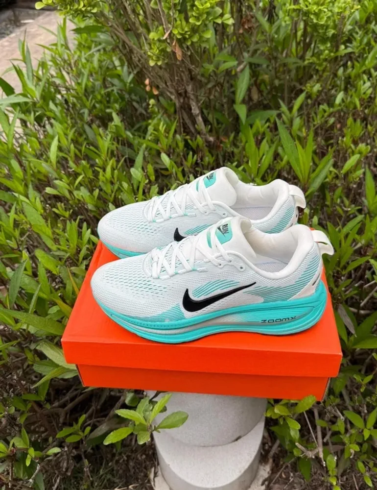 Nike Vomero 18 bike d'occasion — image 1 sur 8