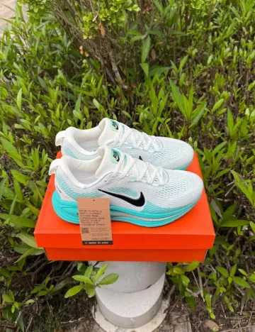 Nike Vomero 18 bike d'occasion — image 3 sur 8
