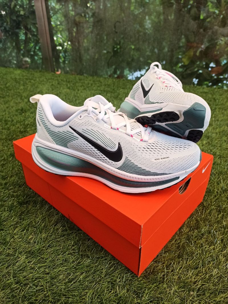 Used Nike Vomero 18 Running Shoes