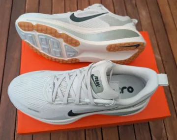 Nike Vomero 18 bike d'occasion — image 2 sur 4