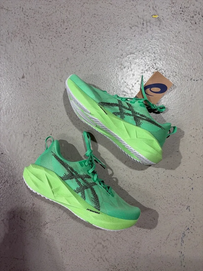 Tweedehands Asics Novablast 5 Running Shoes