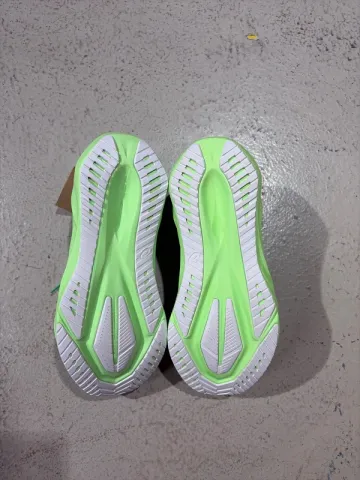Tweedehands Asics Novablast 5 bike — afbeelding 7 van 8