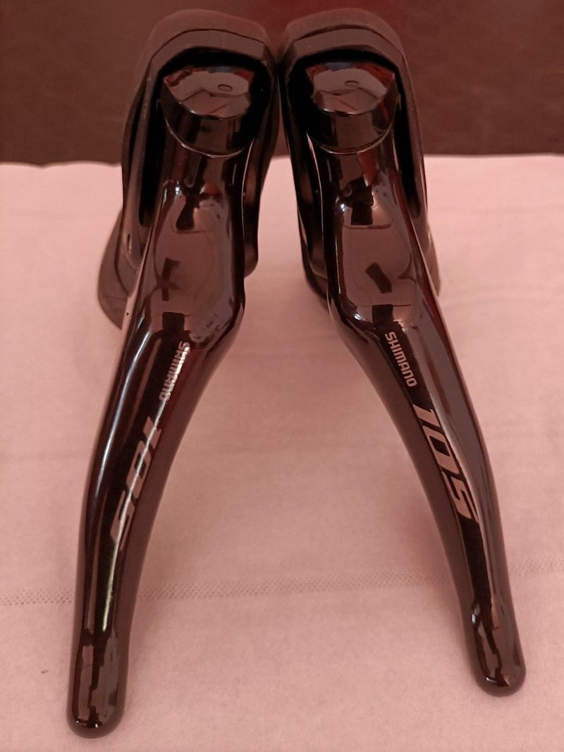 Used Shimano 105 ST-R7000 2x11 Drivetrain & Pedals