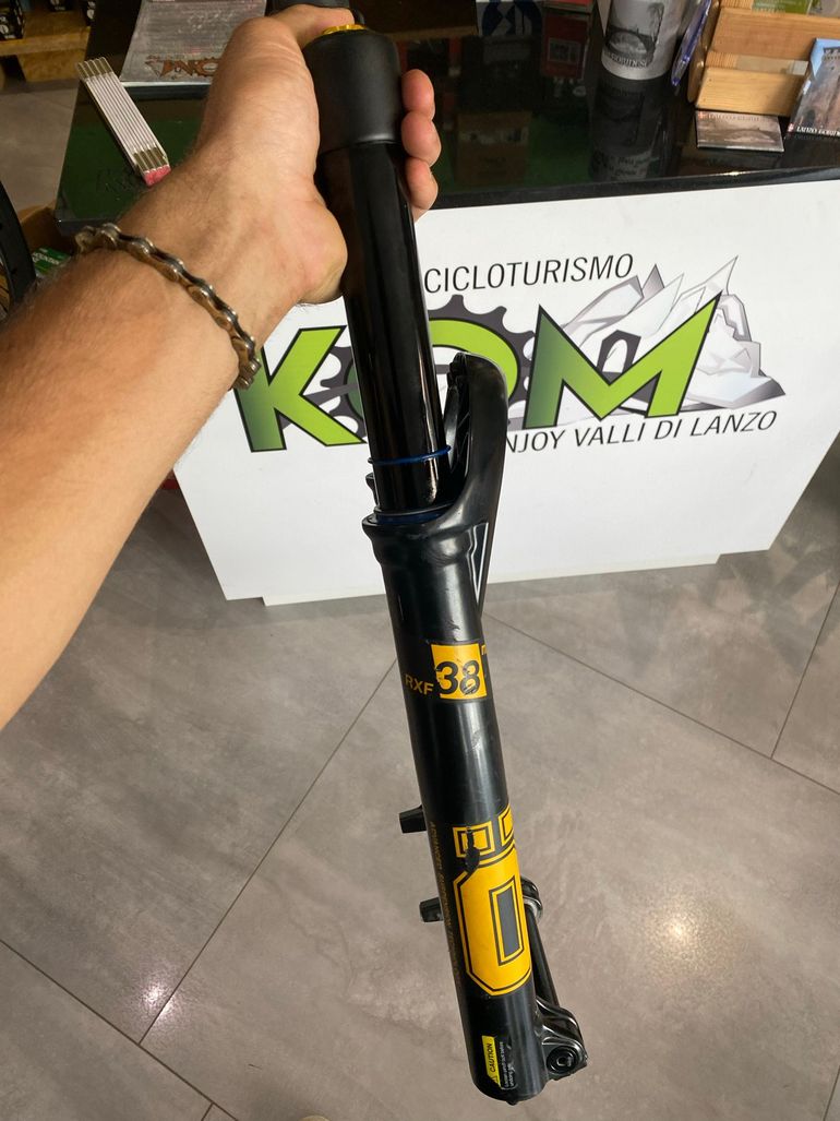 Öhlins RXF38 m.2 Fork bike usato — immagine 3 di 3