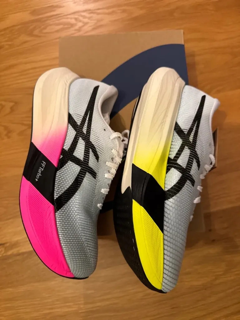 Used Asics Metaspeed Edge Paris bike — image 3 of 5