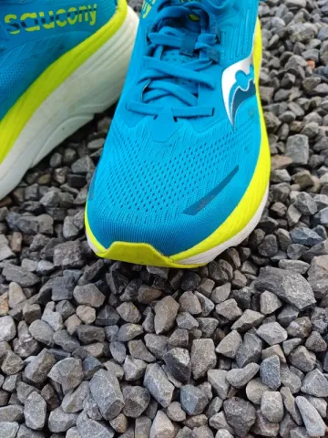 Used Saucony Hurricane 24 bike — image 3 of 8