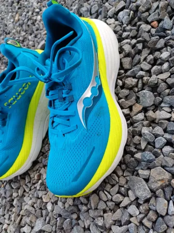 Used Saucony Hurricane 24 bike — image 2 of 8