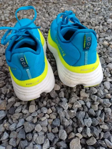 Used Saucony Hurricane 24 bike — image 4 of 8