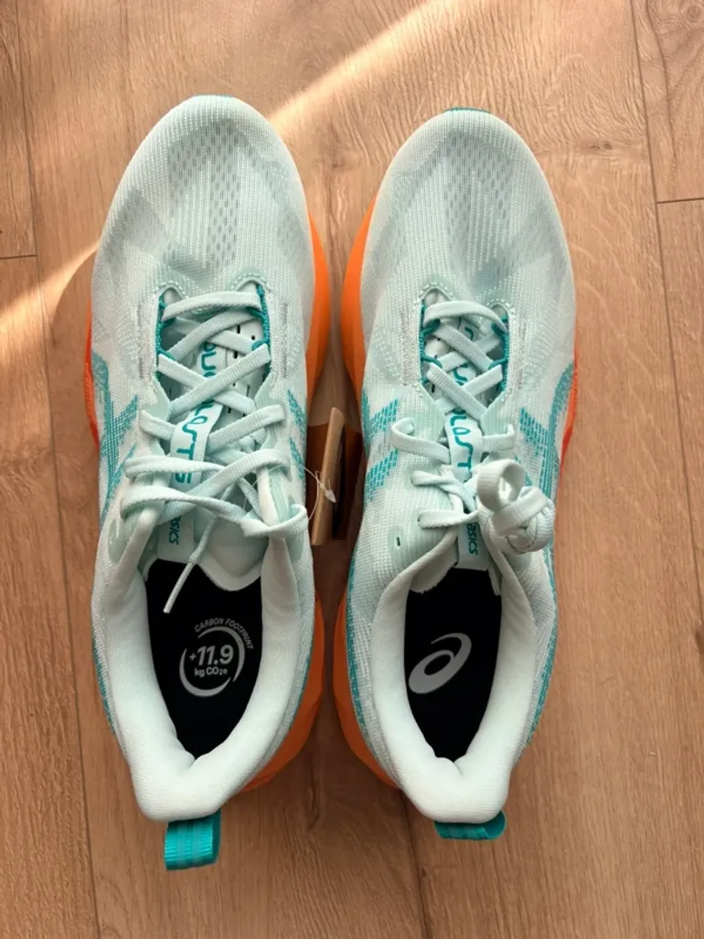 Used Asics Novablast 5 bike — image 3 of 3