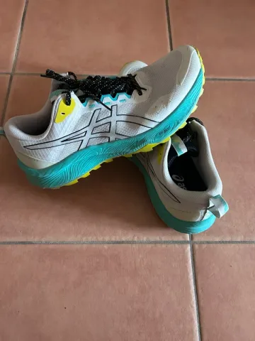 Used Asics FF blast bike — image 2 of 4