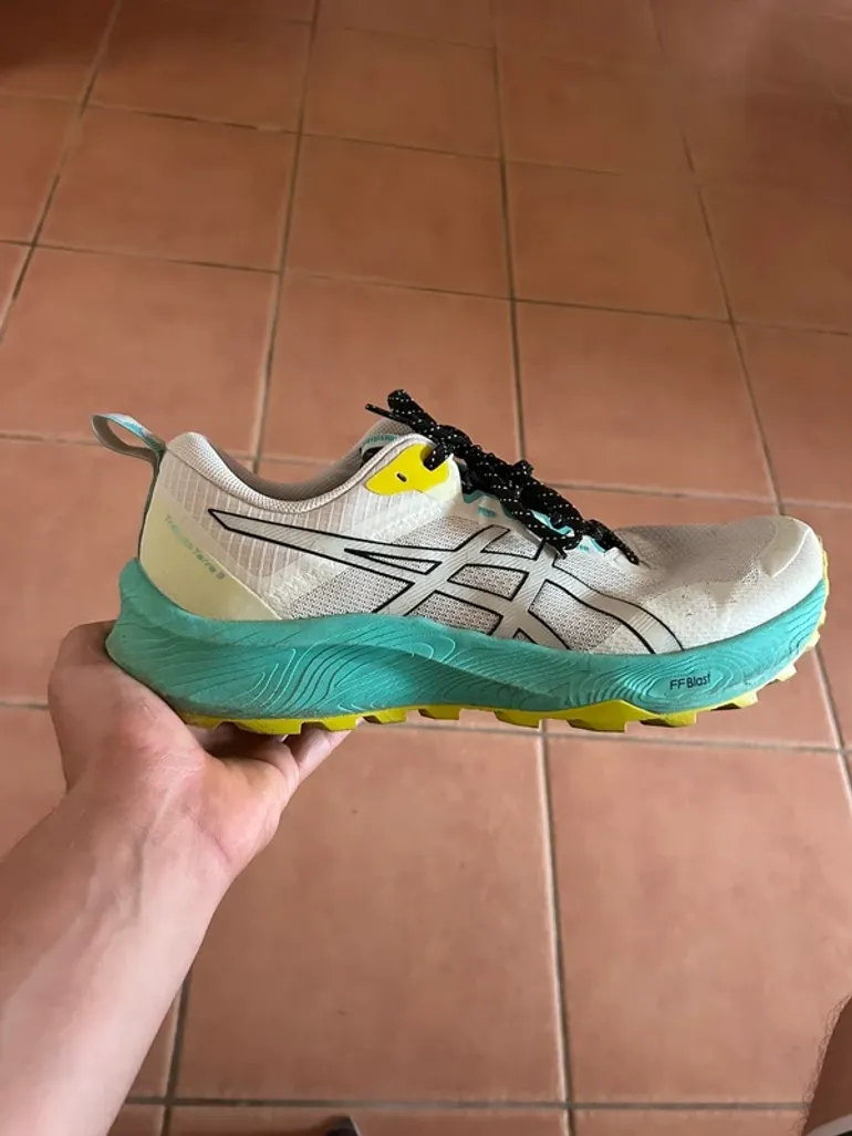 Used Asics FF blast bike — image 3 of 4