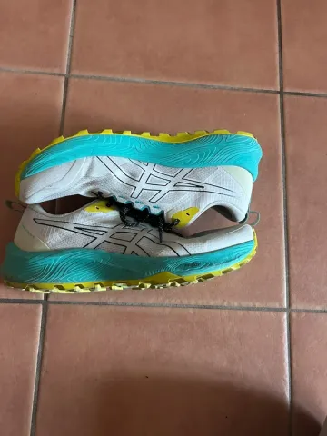 Used Asics FF blast bike — image 1 of 4