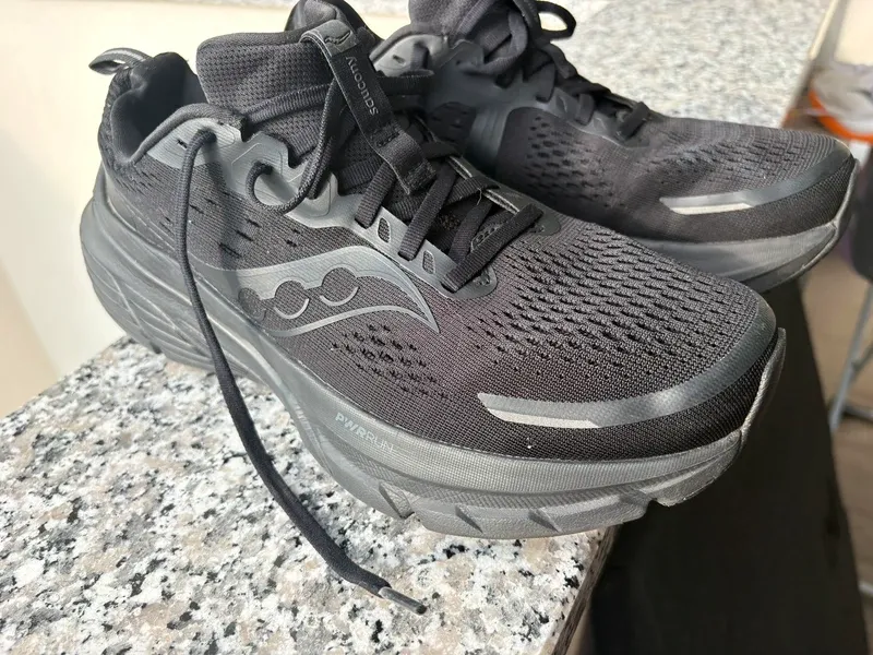 Used Saucony Guide 18 Running Shoes