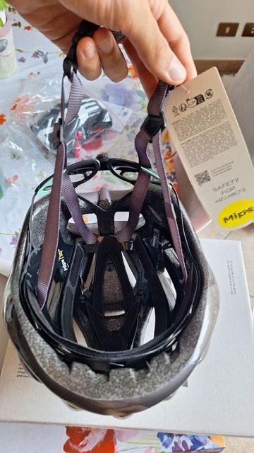MET Trenta Helmet 2026 bike usato — immagine 6 di 7