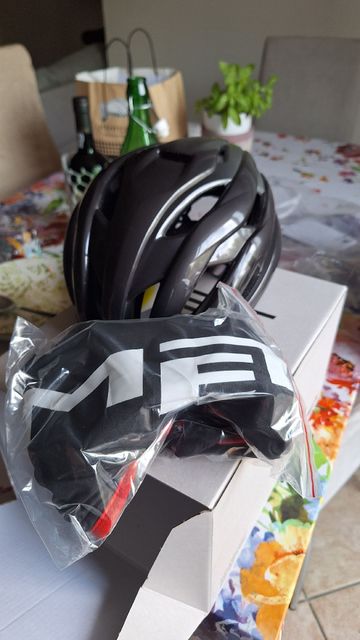 MET Trenta Helmet 2026 bike usato — immagine 4 di 7