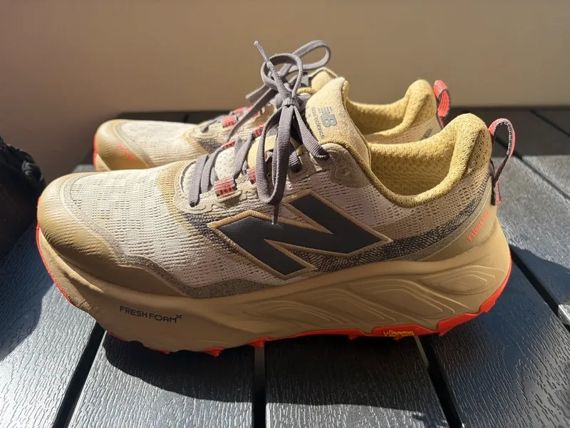Used New Balance MHIER9N8 Running Shoes