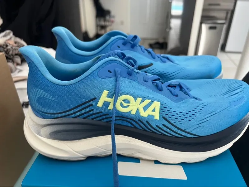 Used Hoka Clifton 11 Running Shoes