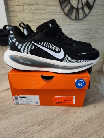 Tweedehands Nike Vomero 18 bike — afbeelding 1 van 6