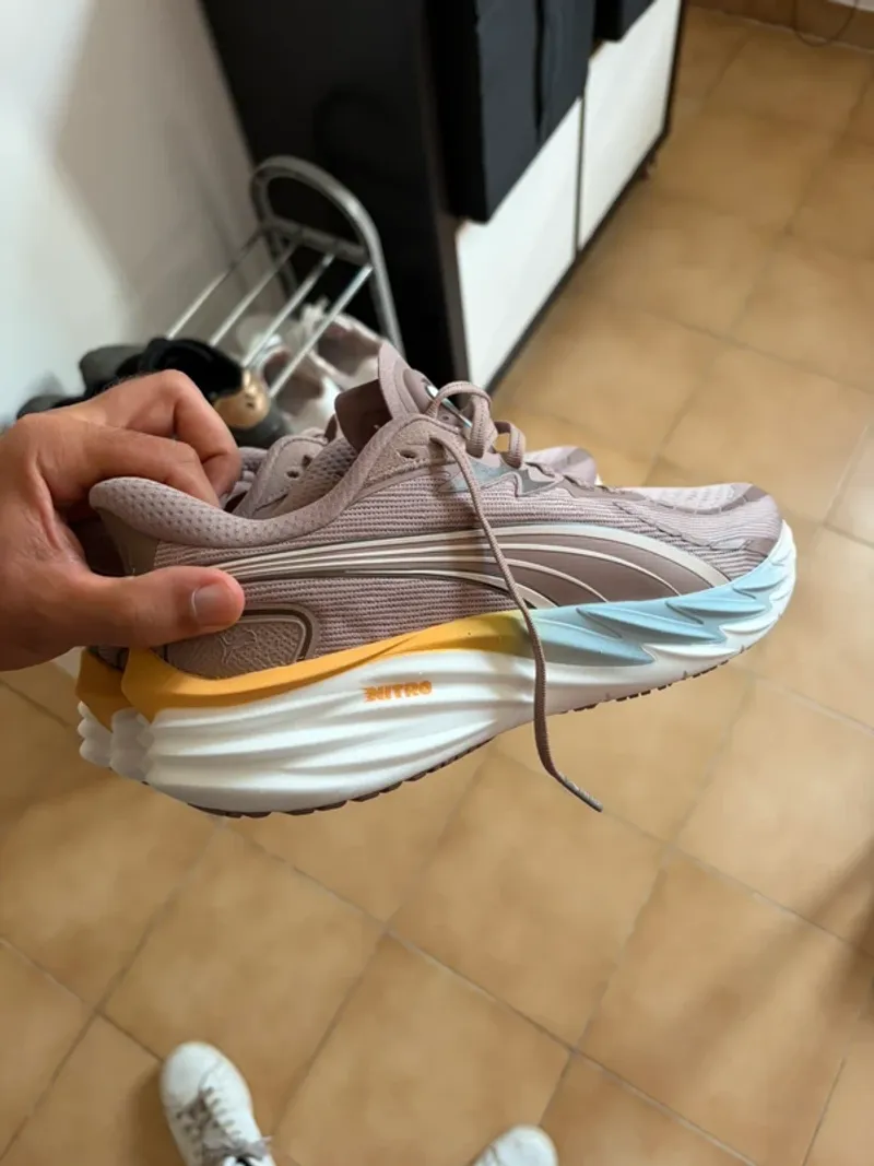 Used Nitro Velocity 4 Running Shoes