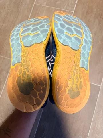Used New Balance Running Shoes bike — image 5 of 6