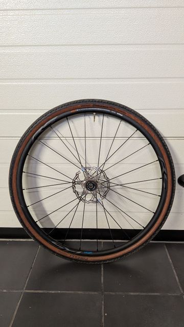 Used Shimano Wheels 2020 bike — image 3 of 5